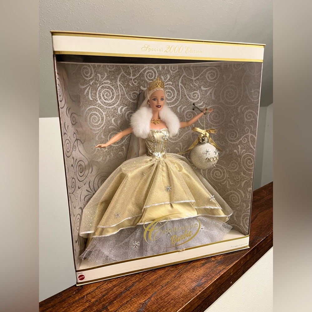 Barbie Happy Holidays, 10th Anniversary, Special Edition, 1997.